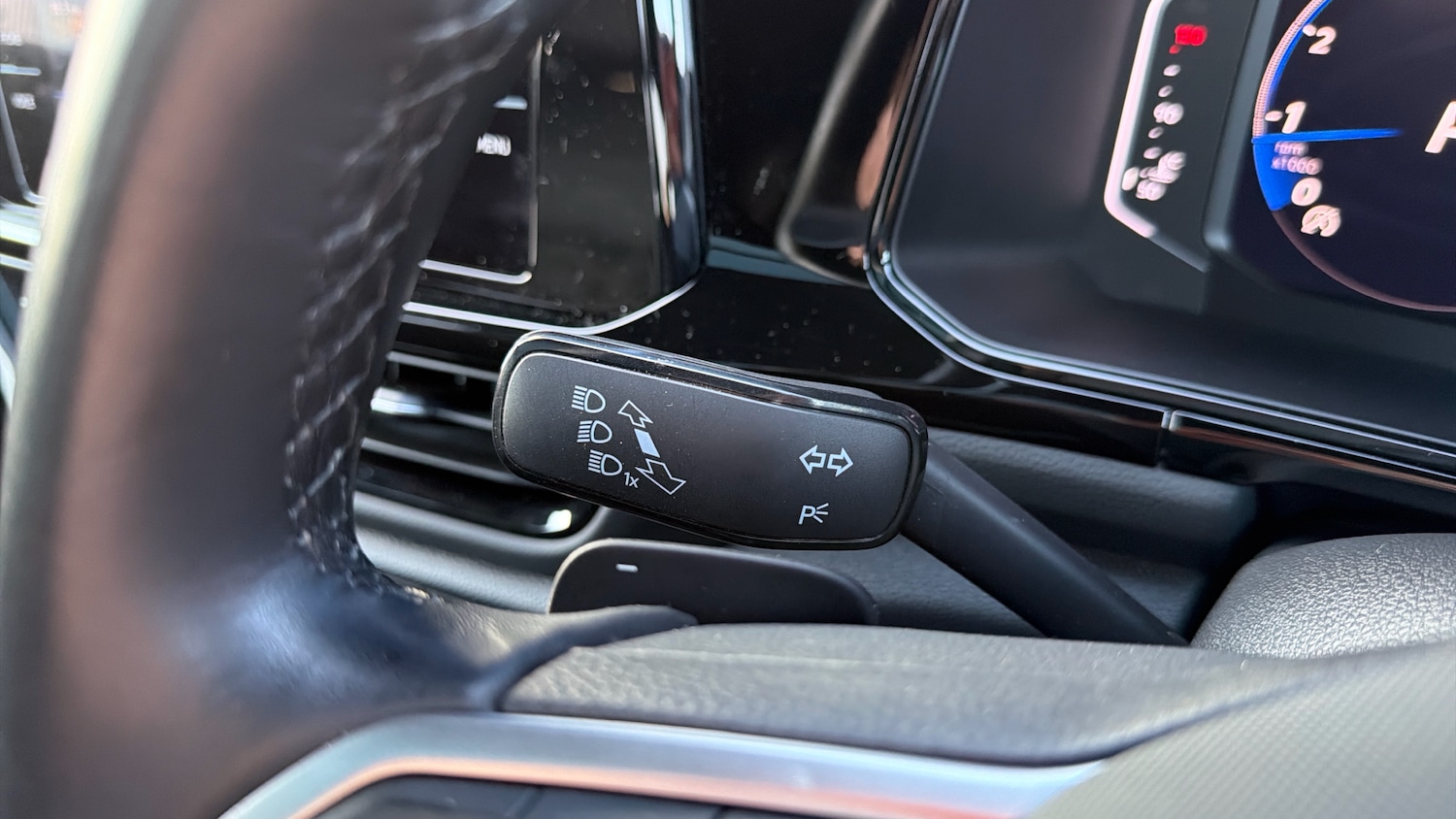 Used Volkswagen T-Roc 2024 for sale - 77774400: Photo 31