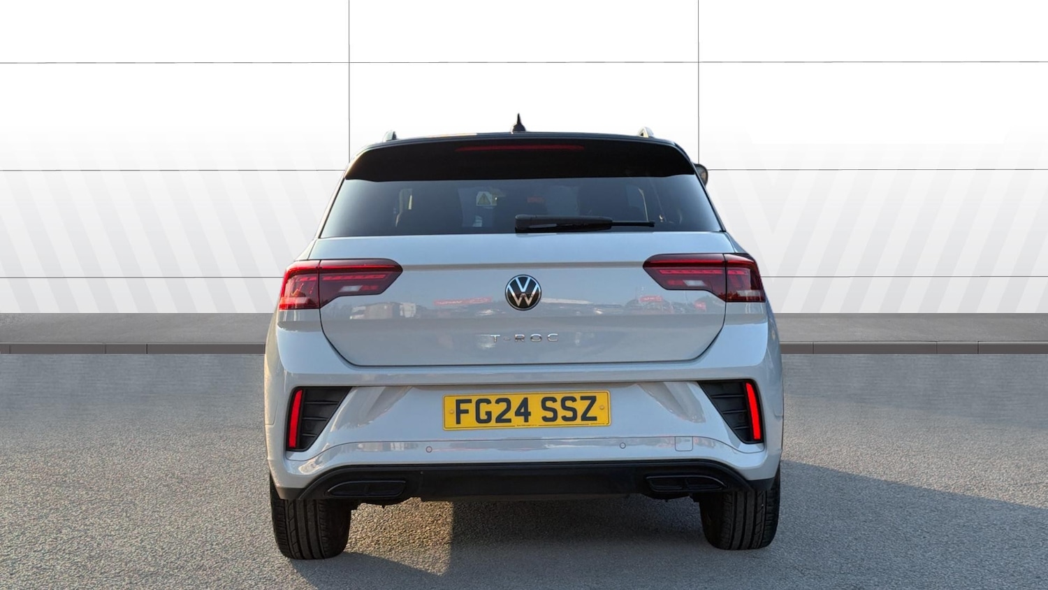 Used Volkswagen T-Roc 2024 for sale - 77774400: Photo 6