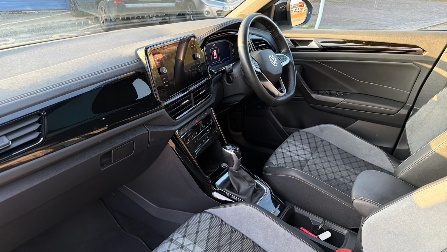 Used Volkswagen T-Roc 2024 for sale - 77774400: Photo 9