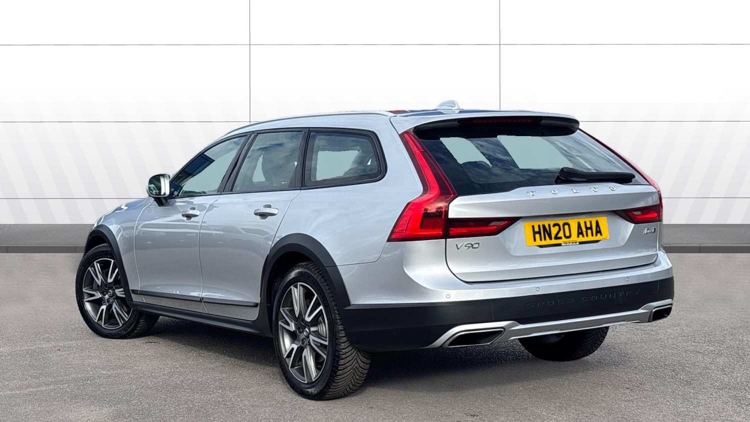 Used Volvo V90 2020 for sale - 76219057: Photo 2