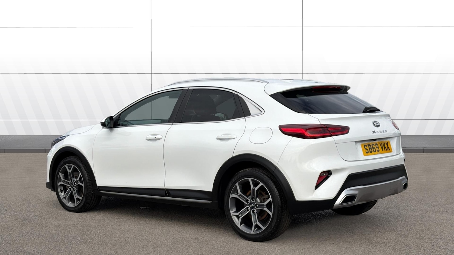 Used Kia XCeed 2020 for sale - 76234556: Photo 2