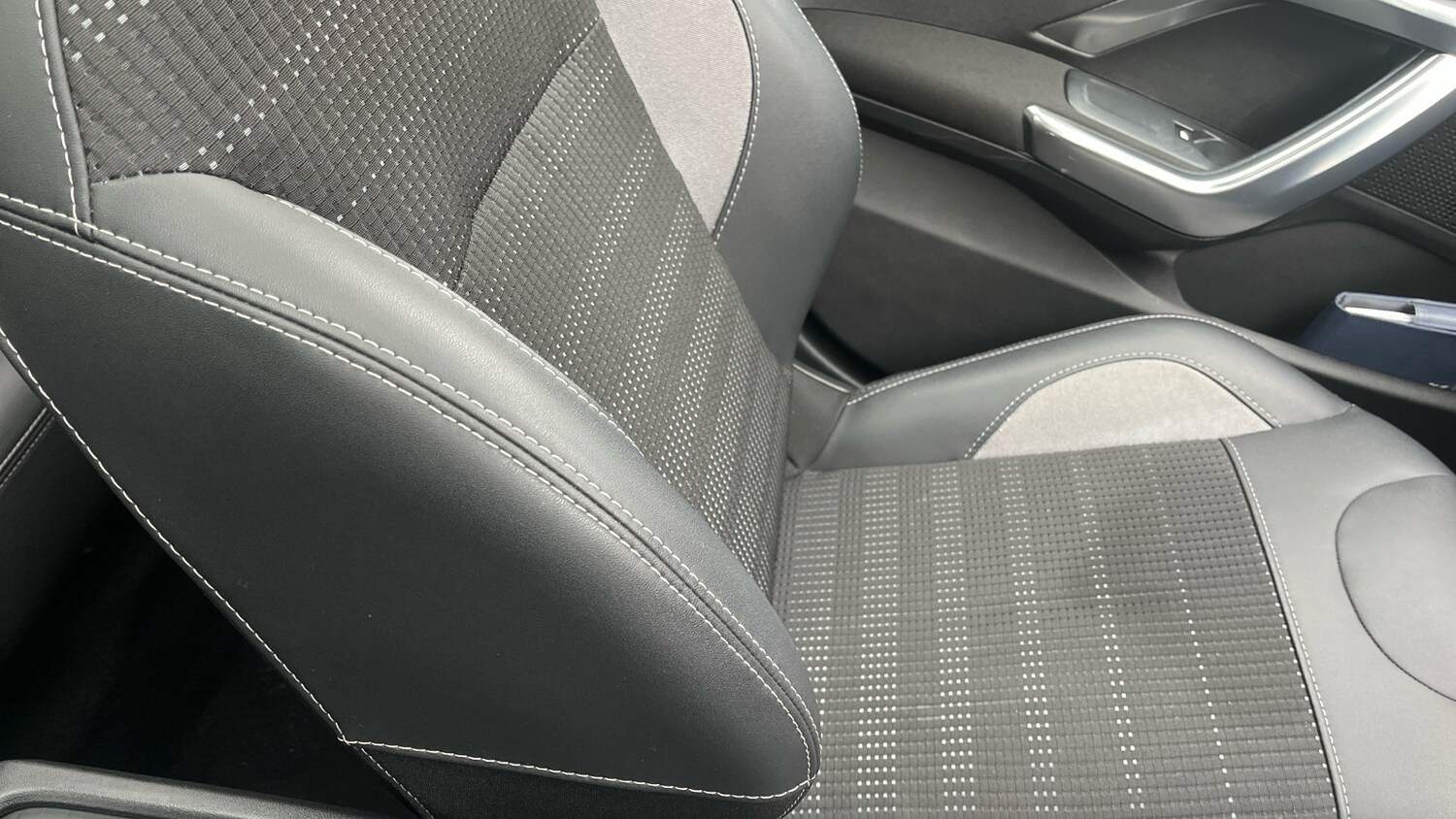 Used Peugeot 2008 2019 for sale - 76422271: Photo 38