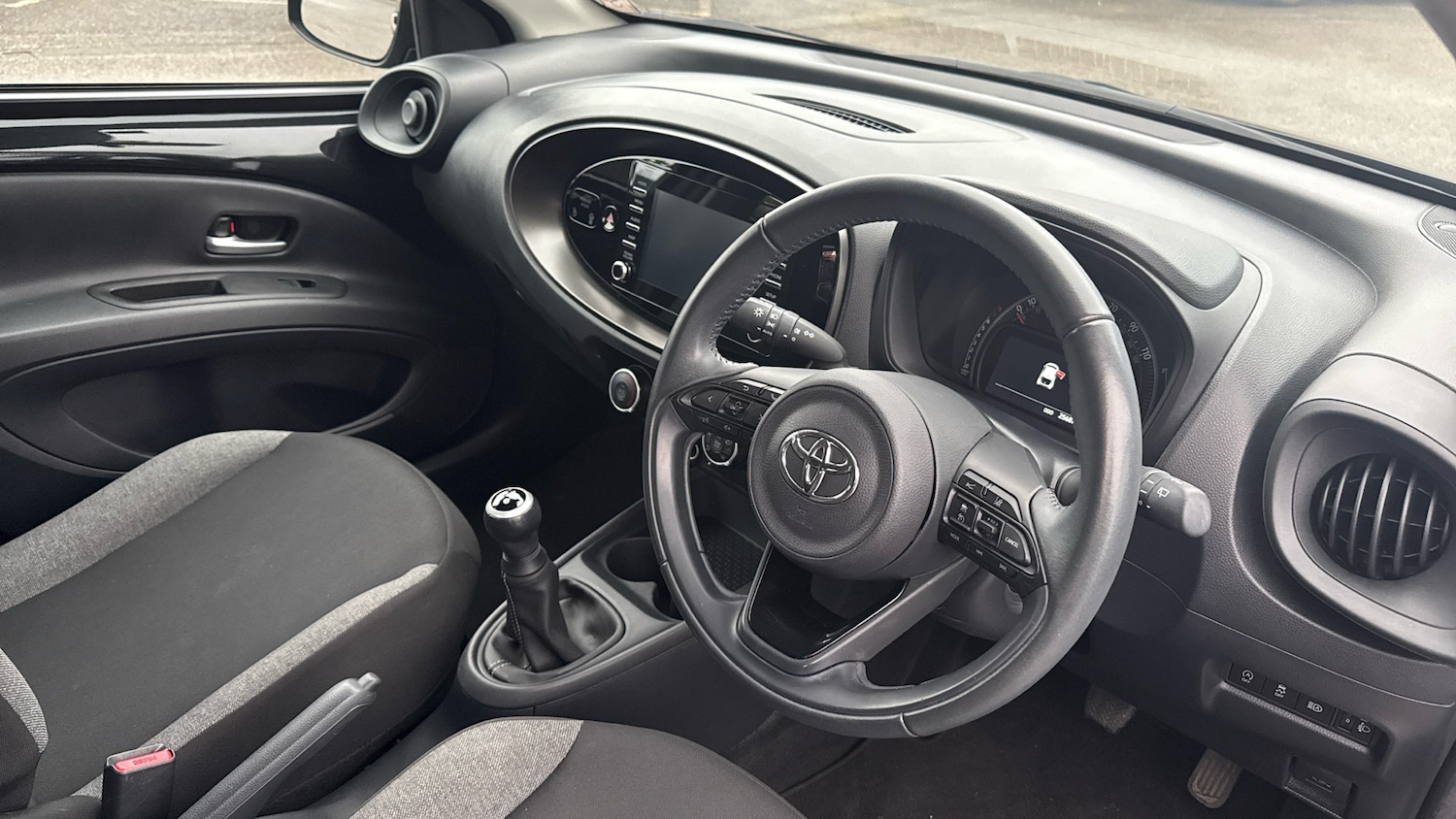 Used Toyota Aygo X 2023 for sale - 77324366: Photo 11