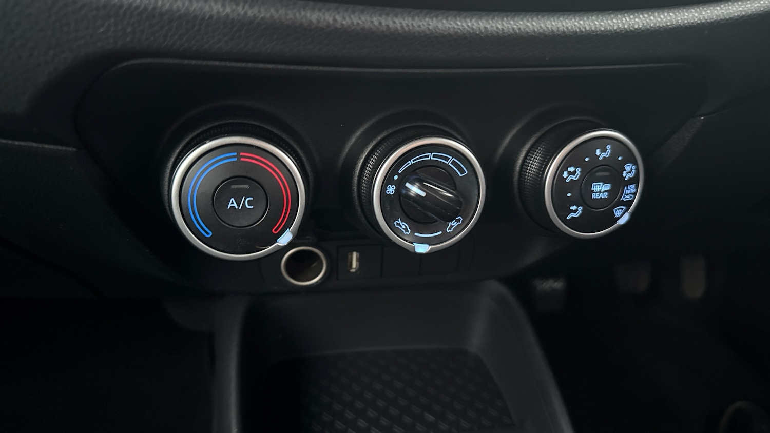 Used Toyota Aygo X 2023 for sale - 77324366: Photo 23