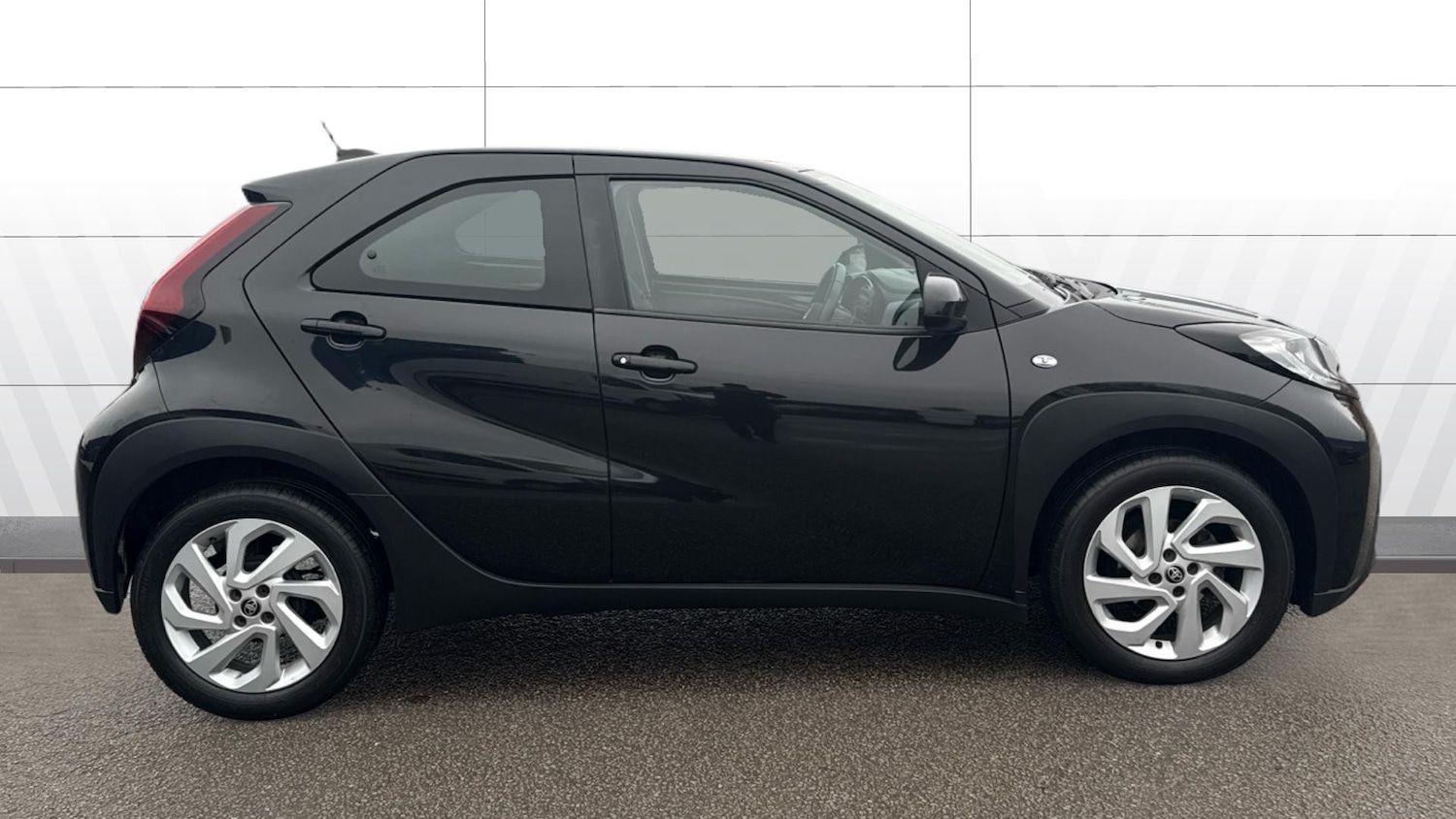 Used Toyota Aygo X 2023 for sale - 77324366: Photo 5