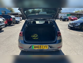 Used Volkswagen Golf 2020 for sale - 78540216: Photo