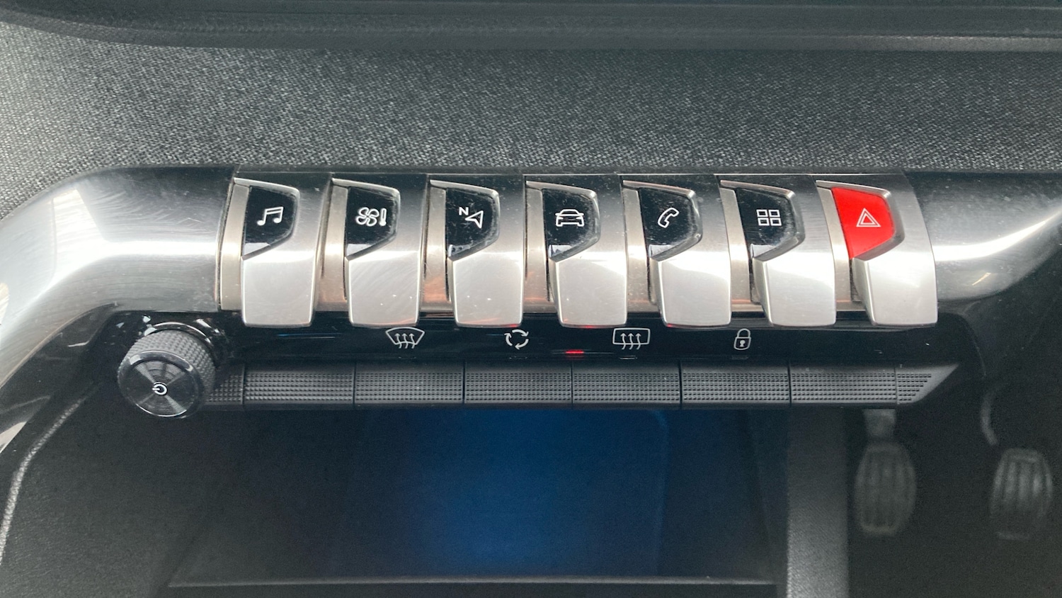 Used Peugeot 3008 2017 for sale - 77933904: Photo 25