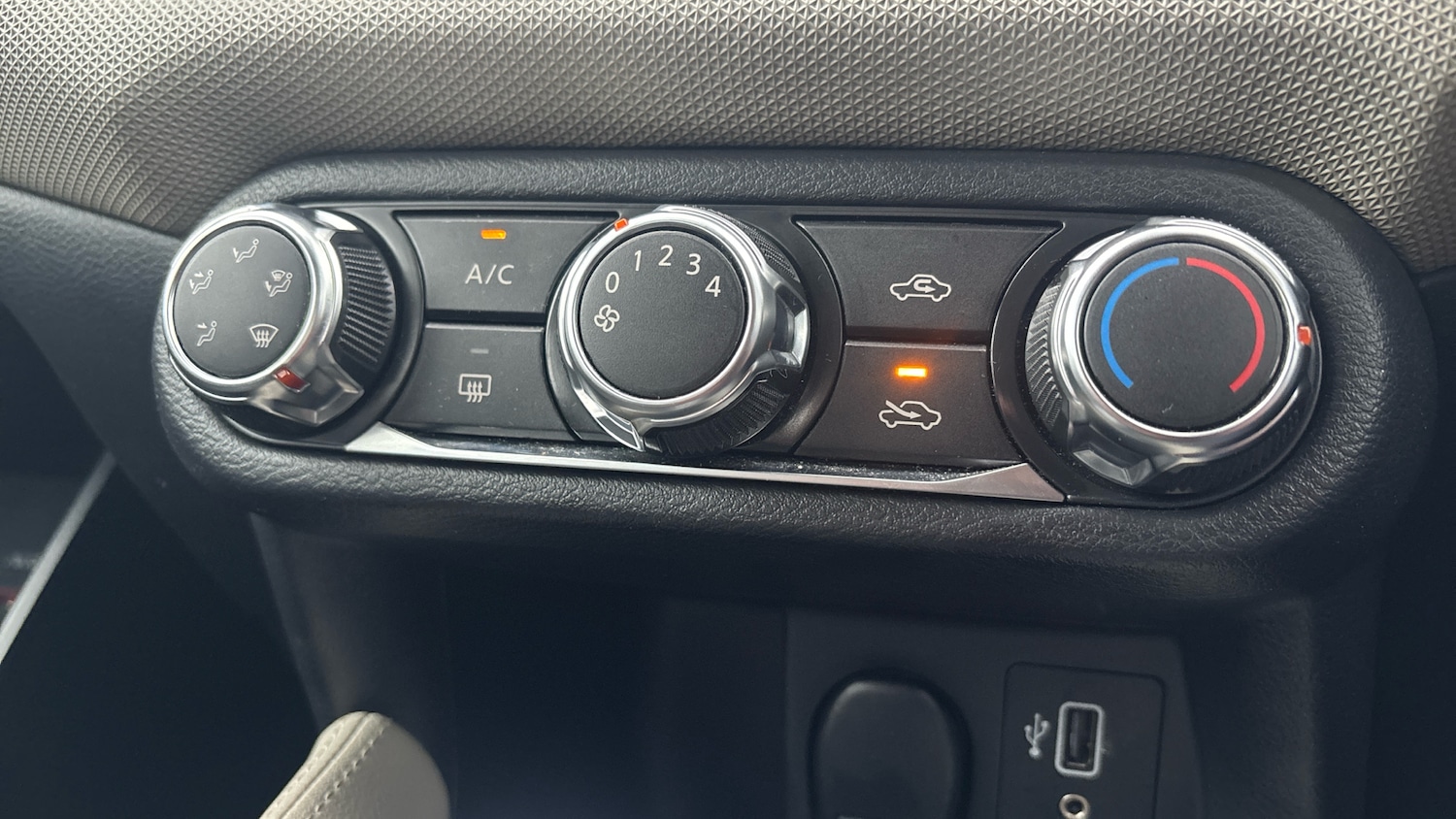 Used Nissan Micra 2019 for sale - 76958437: Photo 28