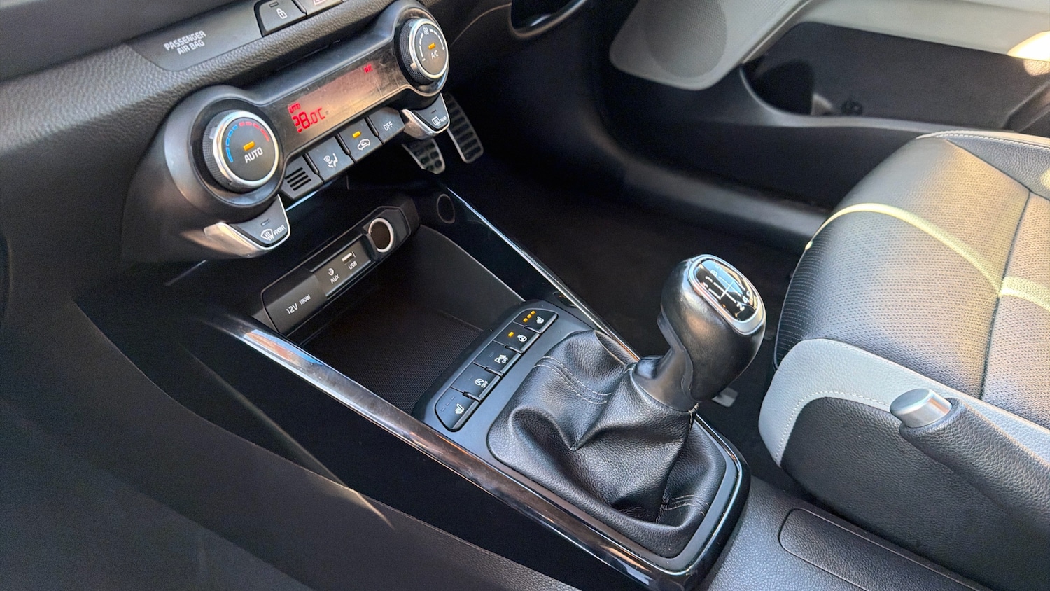 Used Kia Stonic 2020 for sale - 76707132: Photo 13