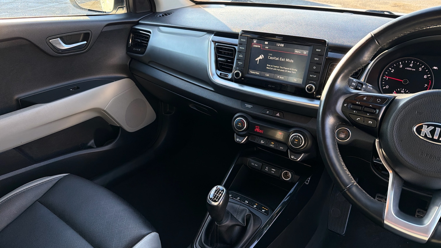 Used Kia Stonic 2020 for sale - 76707132: Photo 14