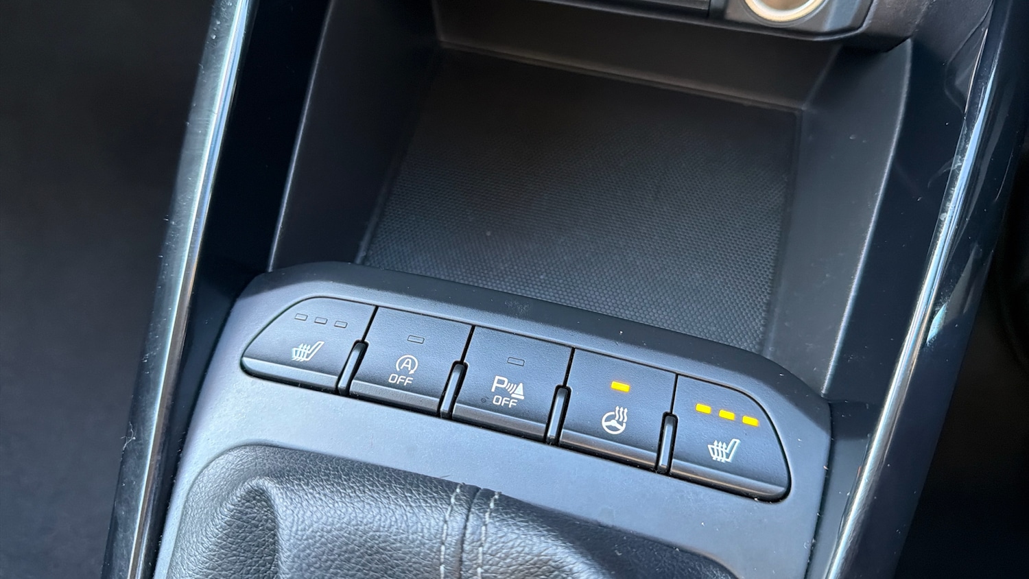 Used Kia Stonic 2020 for sale - 76707132: Photo 21