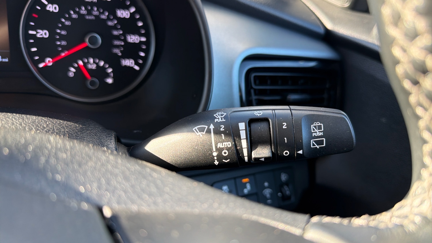 Used Kia Stonic 2020 for sale - 76707132: Photo 28