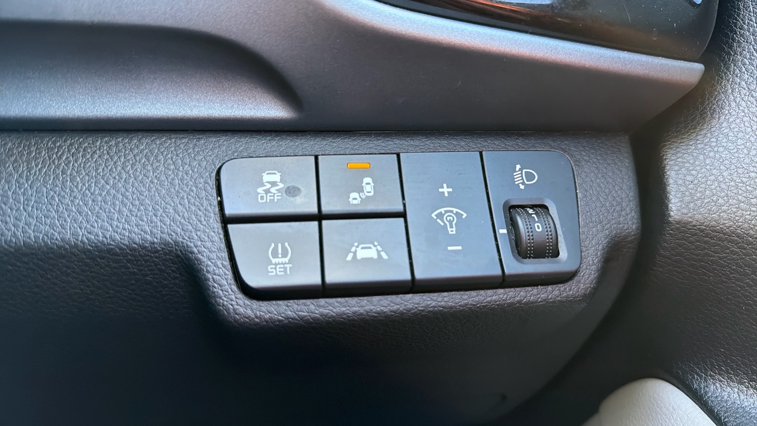 Used Kia Stonic 2020 for sale - 76707132: Photo 30