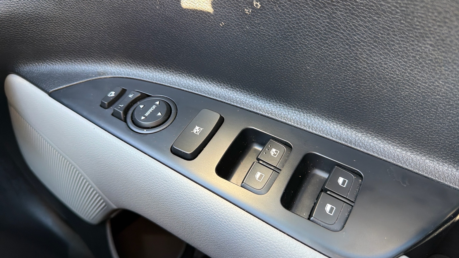 Used Kia Stonic 2020 for sale - 76707132: Photo 31