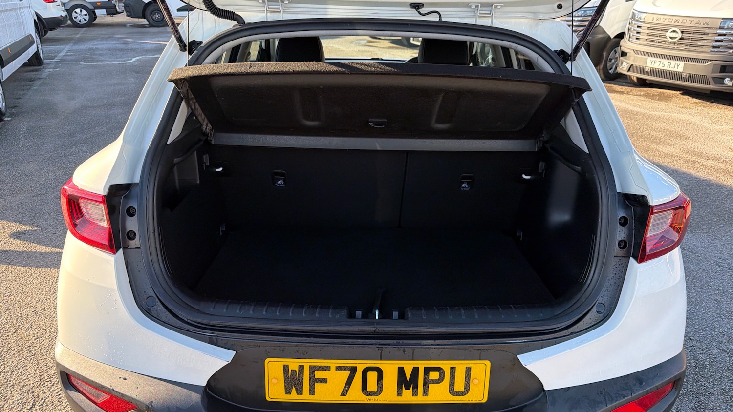 Used Kia Stonic 2020 for sale - 76707132: Photo 4