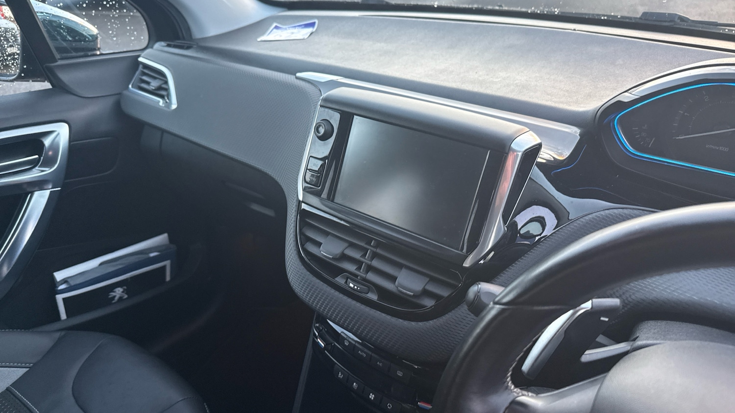 Used Peugeot 2008 2015 for sale - 76882294: Photo 14