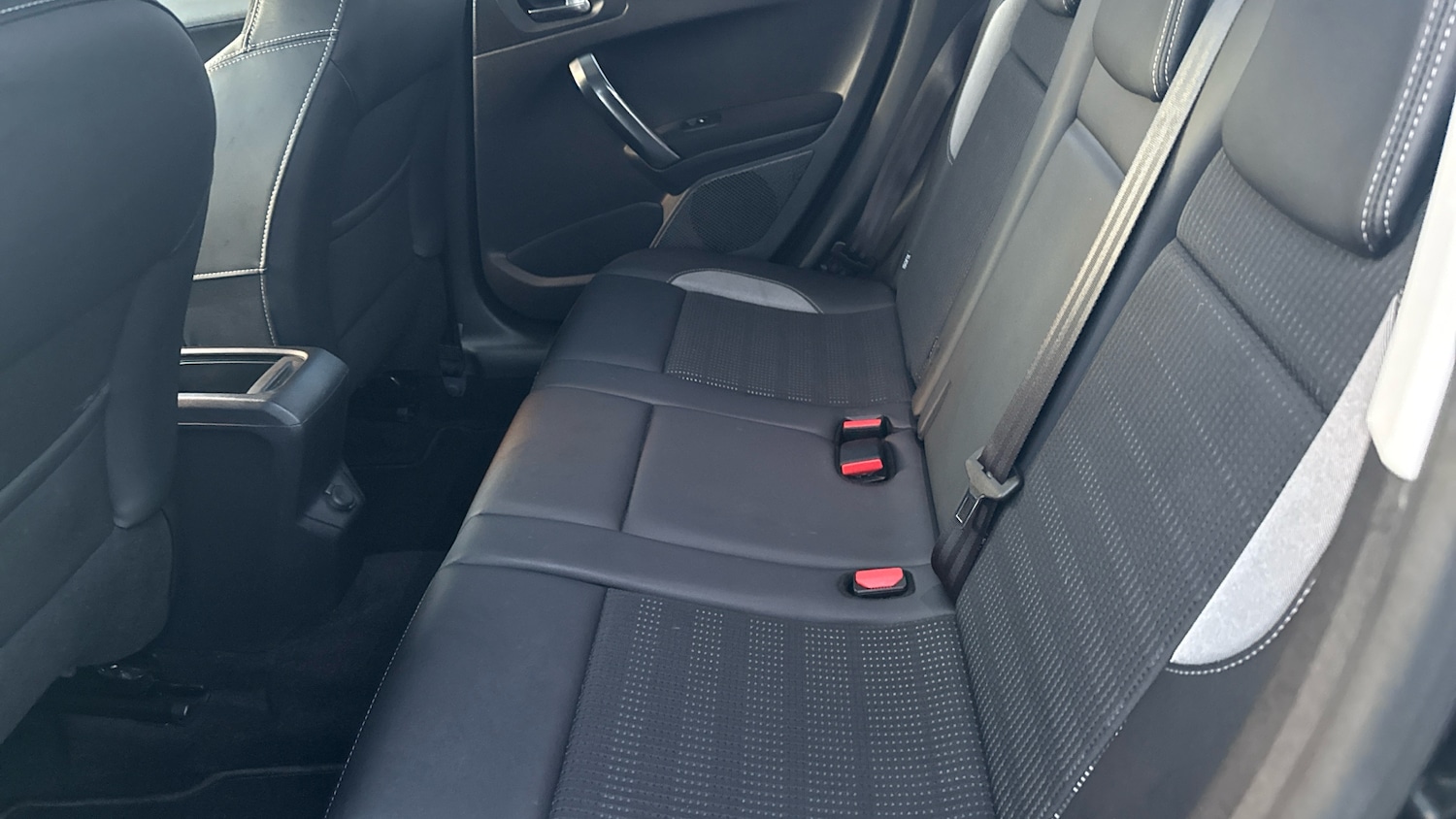 Used Peugeot 2008 2015 for sale - 76882294: Photo 16