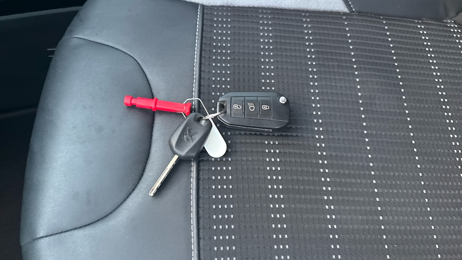 Used Peugeot 2008 2015 for sale - 76882294: Photo 20