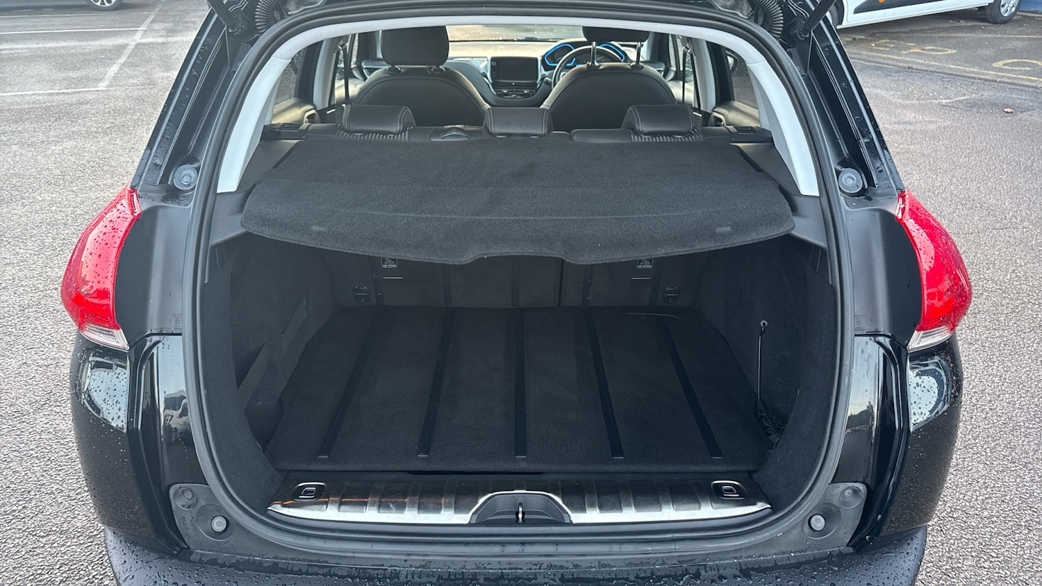 Used Peugeot 2008 2015 for sale - 76882294: Photo 4