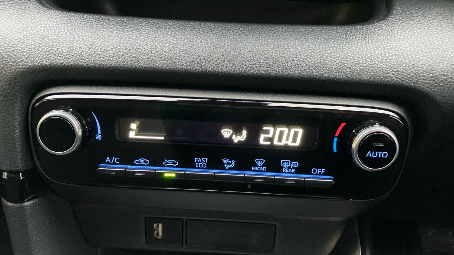 Used Toyota Yaris 2022 for sale - 77505609: Photo 34