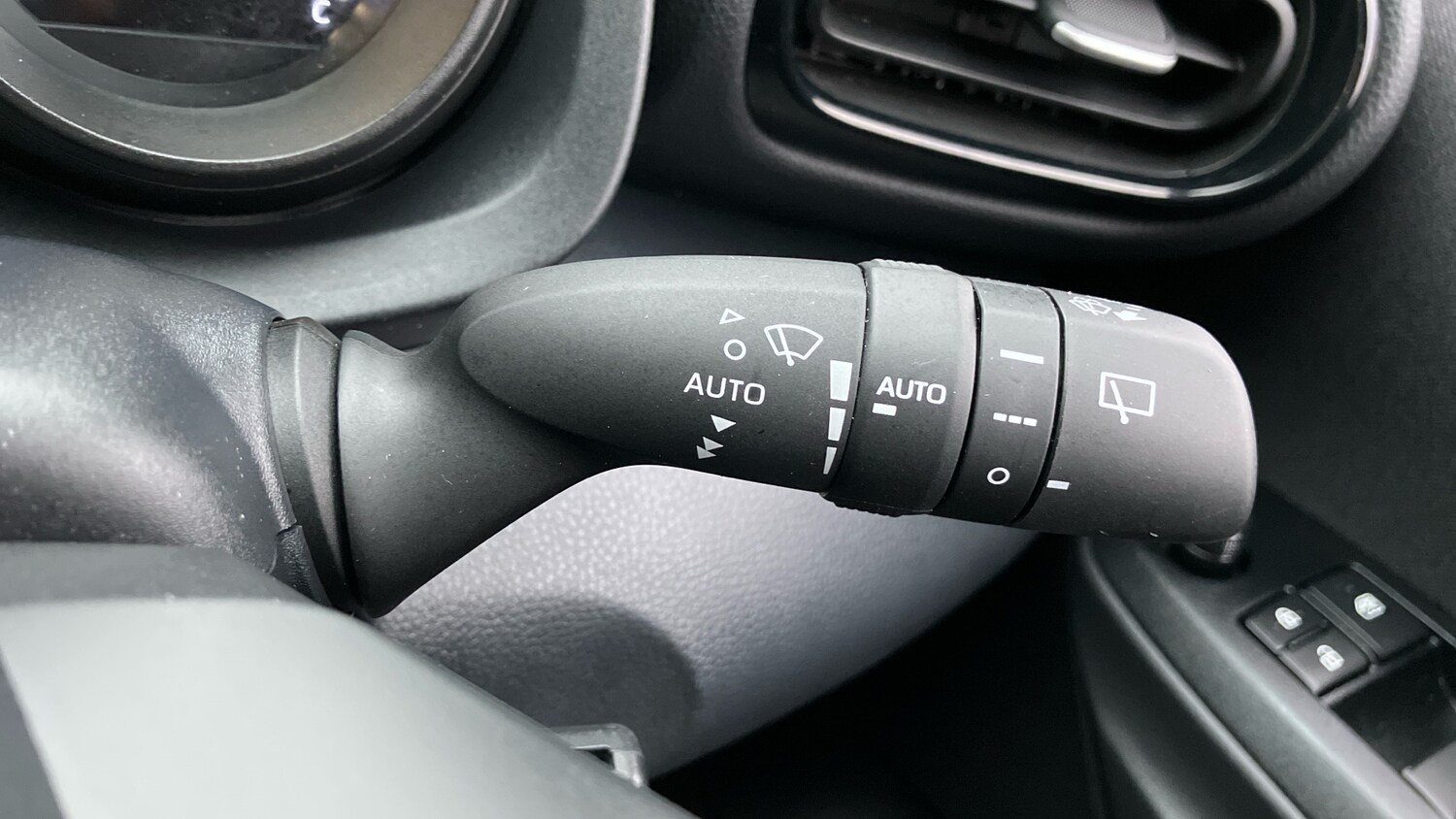 Used Toyota Yaris 2022 for sale - 77505609: Photo 39