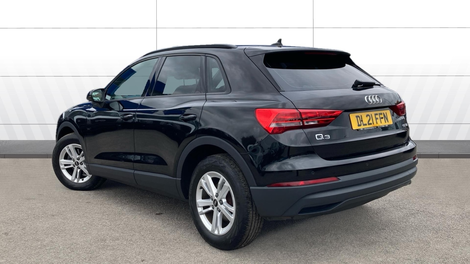 Used Audi Q3 2021 for sale - 76340502: Photo 2