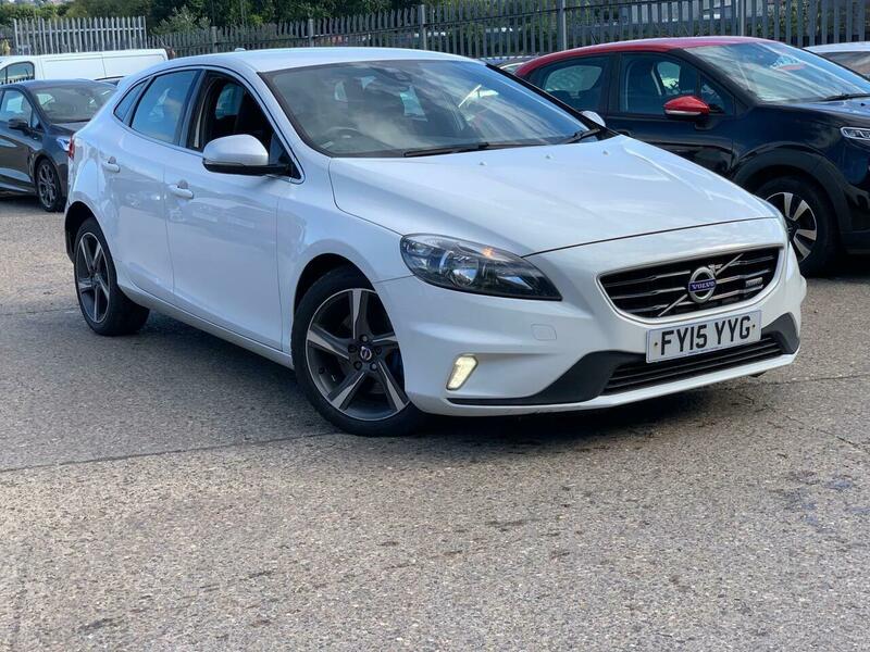 Used Volvo V40 2015 for sale - 78073668: Photo 2