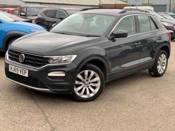 Used Volkswagen T-Roc 2019 for sale - 74310578: Photo