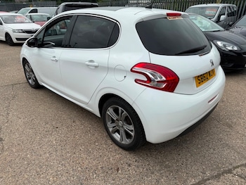 Used Peugeot 208 2013 for sale - 79289582: Photo
