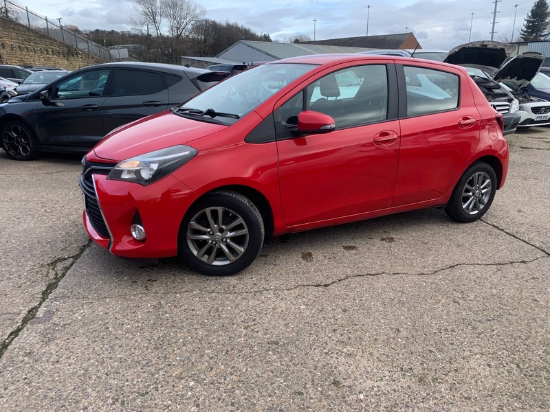 Used Toyota Yaris 2015 for sale - 78073705: Photo 2