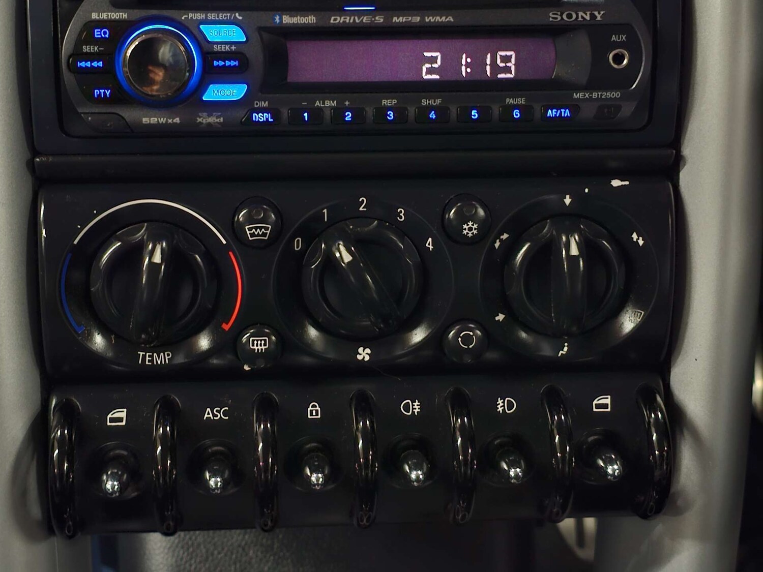 Used MINI Hatch 2004 for sale - 77905807: Photo 40