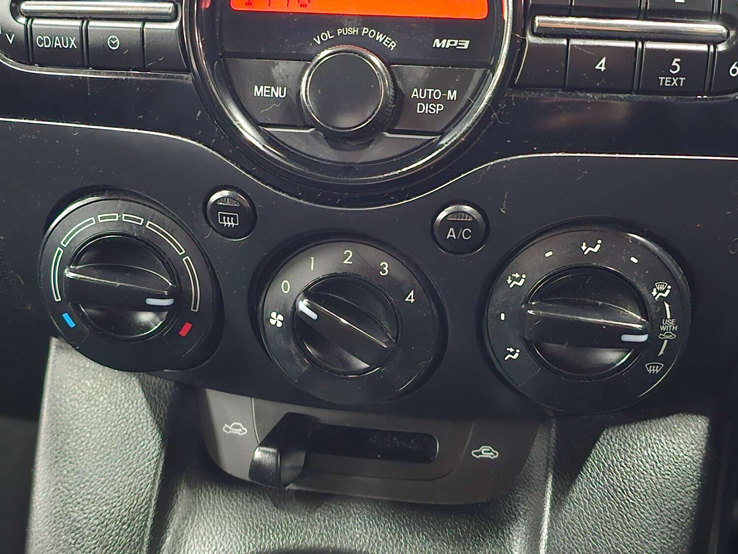 Used Mazda Mazda2 2012 for sale - 77905832: Photo 52