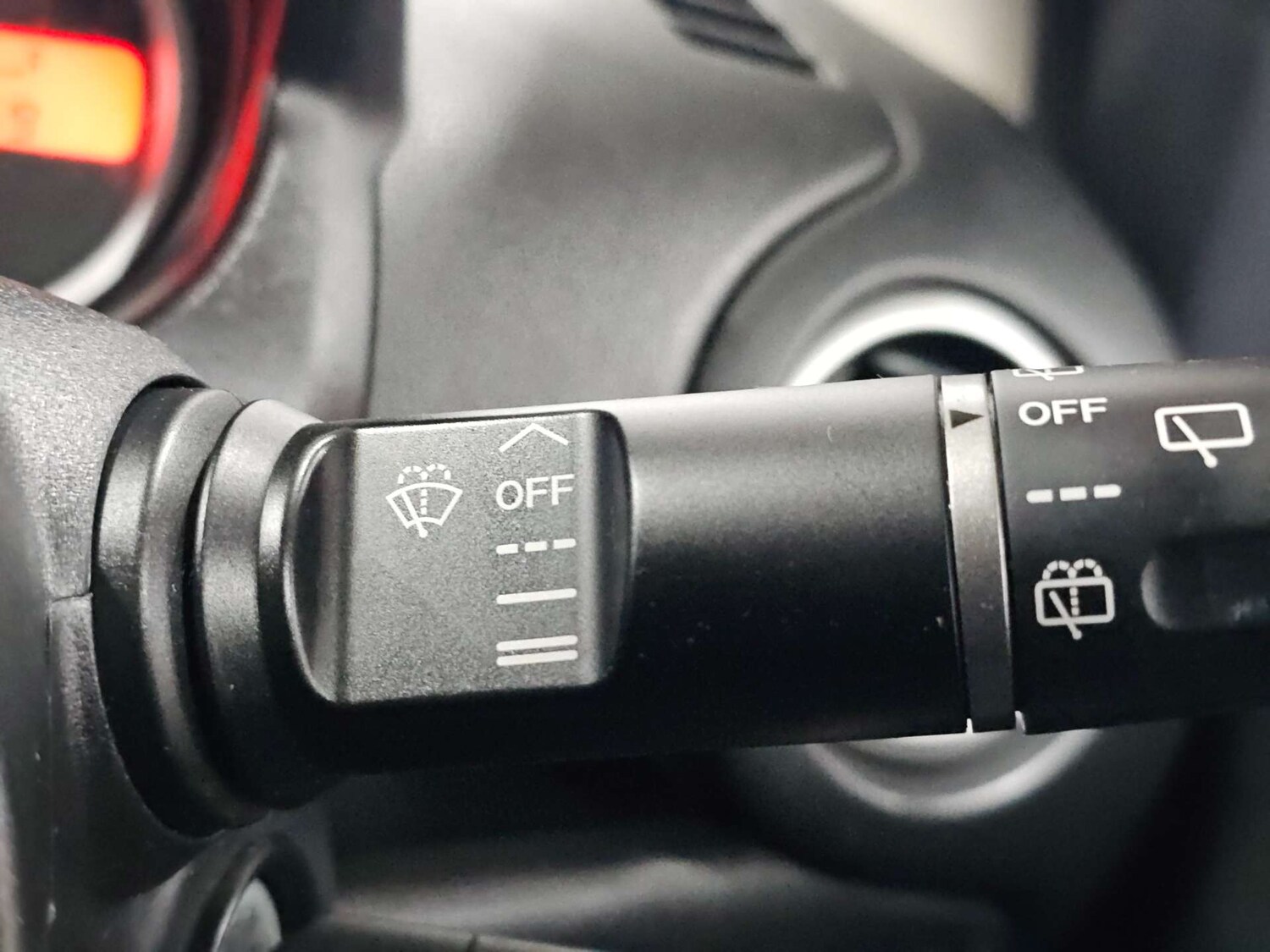 Used Mazda Mazda2 2012 for sale - 77905832: Photo 64