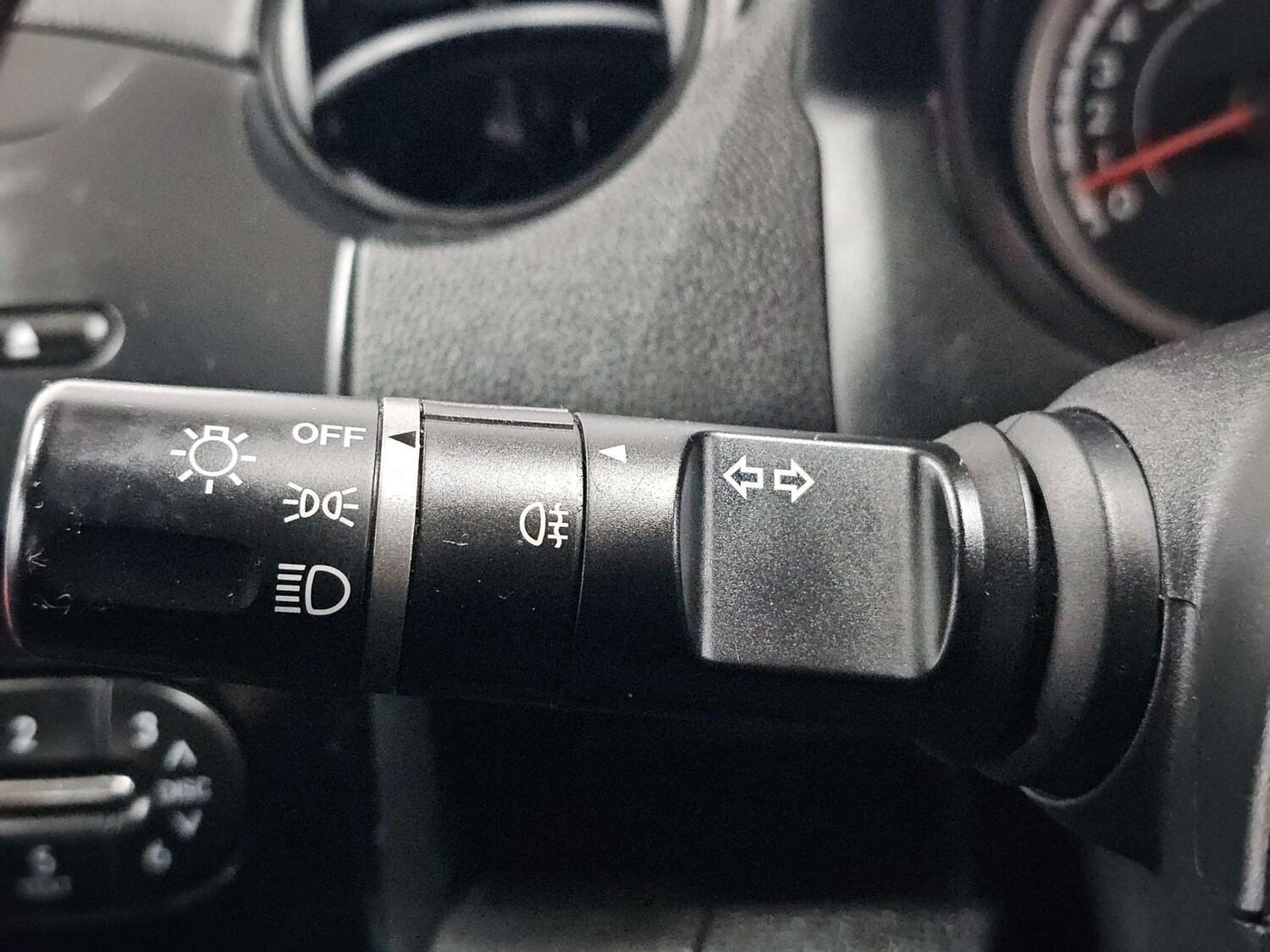 Used Mazda Mazda2 2012 for sale - 77905832: Photo 65