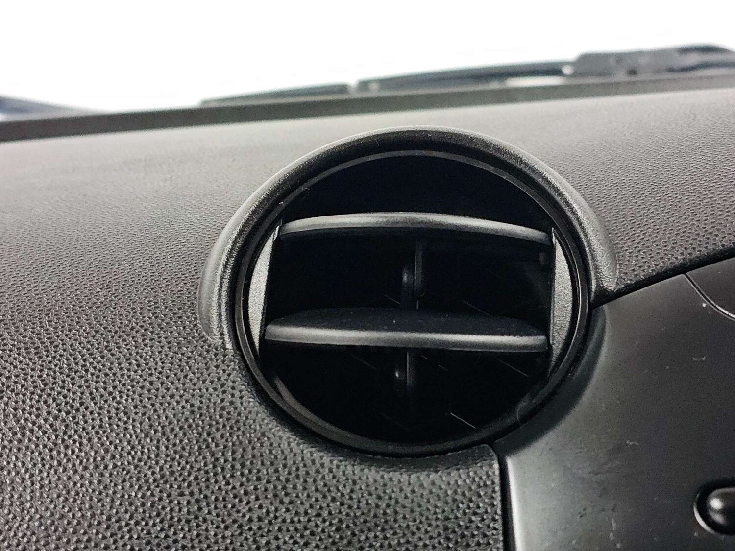 Used Mazda Mazda2 2012 for sale - 77905832: Photo 68