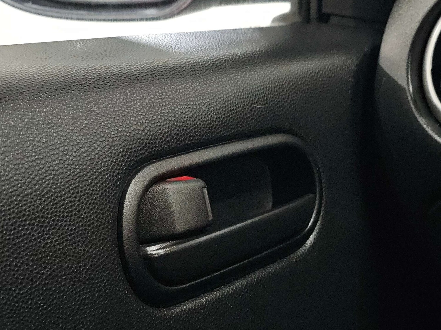 Used Mazda Mazda2 2012 for sale - 77905832: Photo 70