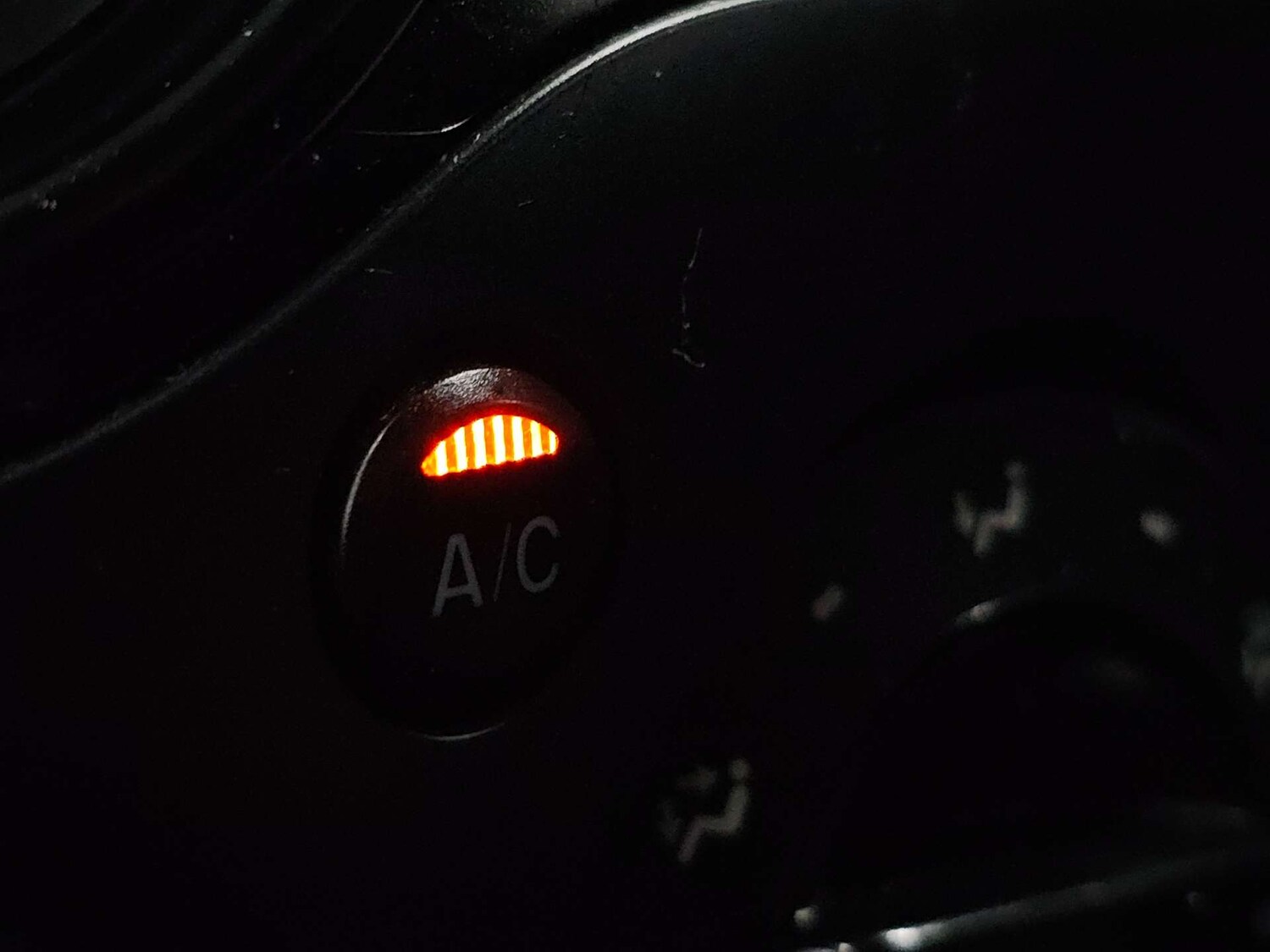 Used Mazda Mazda2 2012 for sale - 77905832: Photo 73