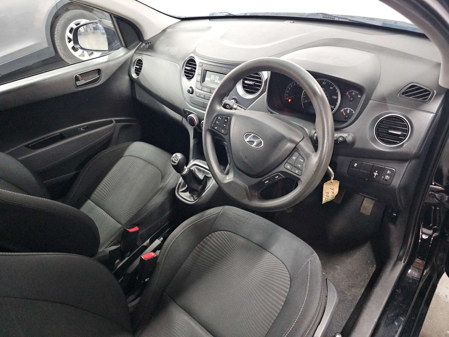 Used Hyundai i10 2017 for sale - 77905839: Photo 12