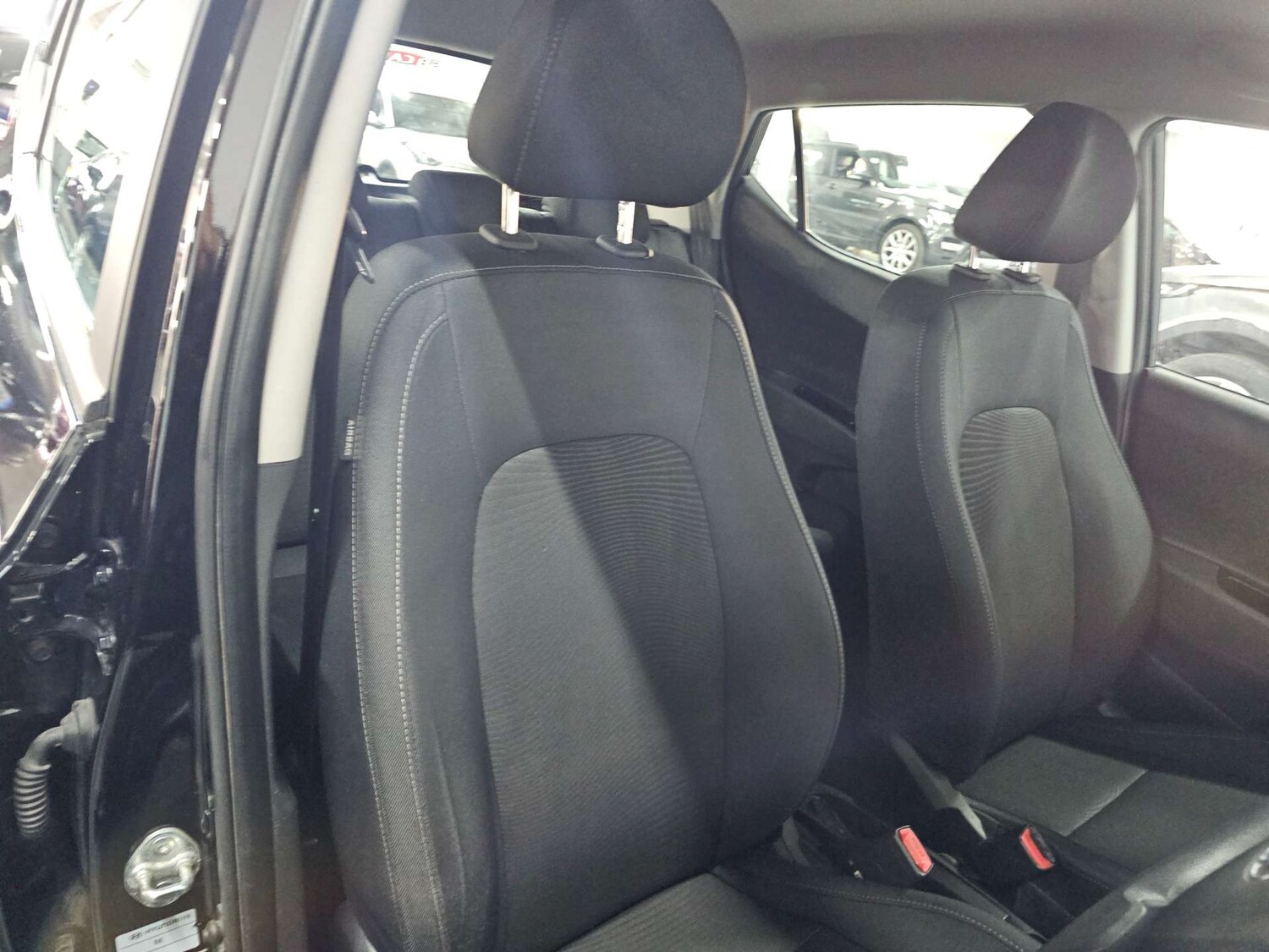 Used Hyundai i10 2017 for sale - 77905839: Photo 13