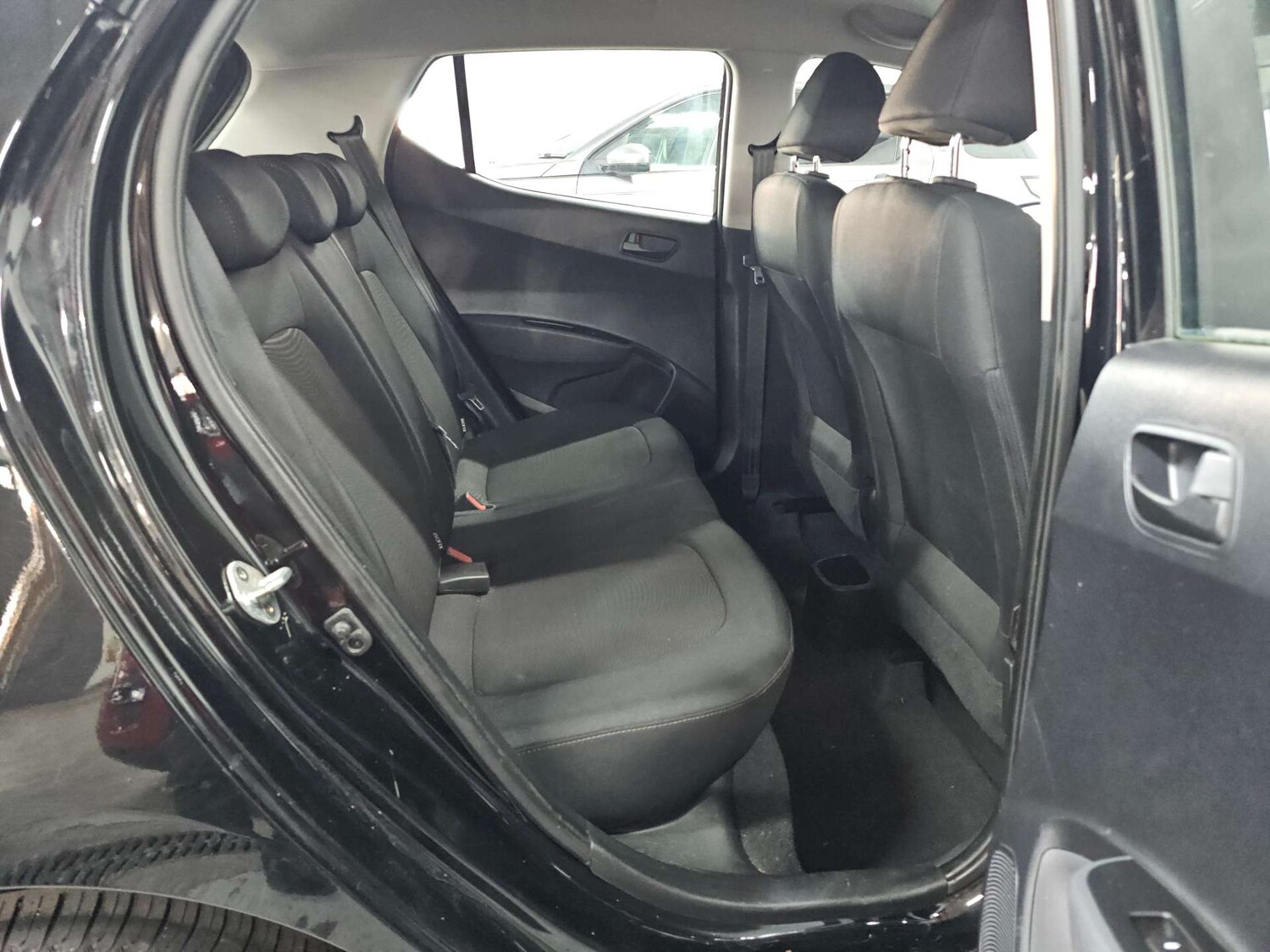 Used Hyundai i10 2017 for sale - 77905839: Photo 14