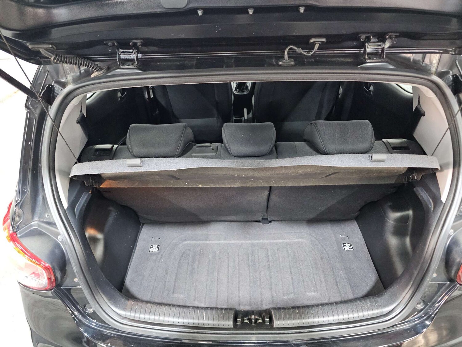 Used Hyundai i10 2017 for sale - 77905839: Photo 17