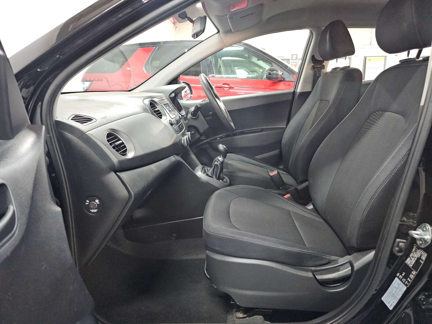 Used Hyundai i10 2017 for sale - 77905839: Photo 23