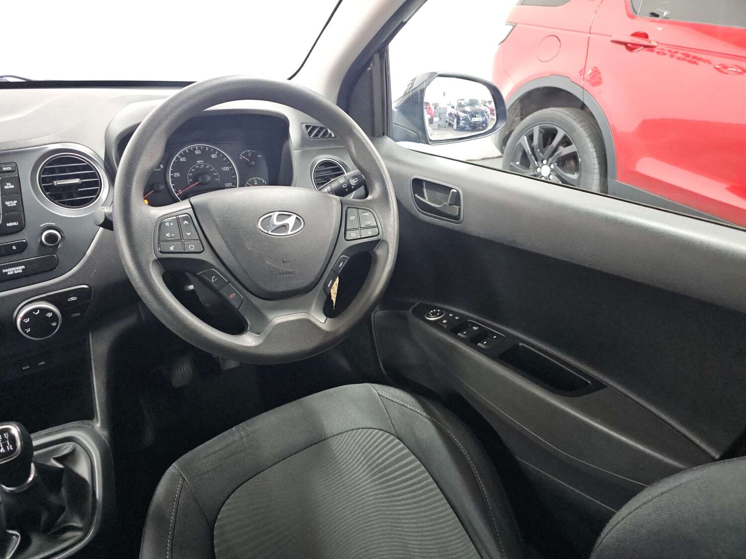 Used Hyundai i10 2017 for sale - 77905839: Photo 26