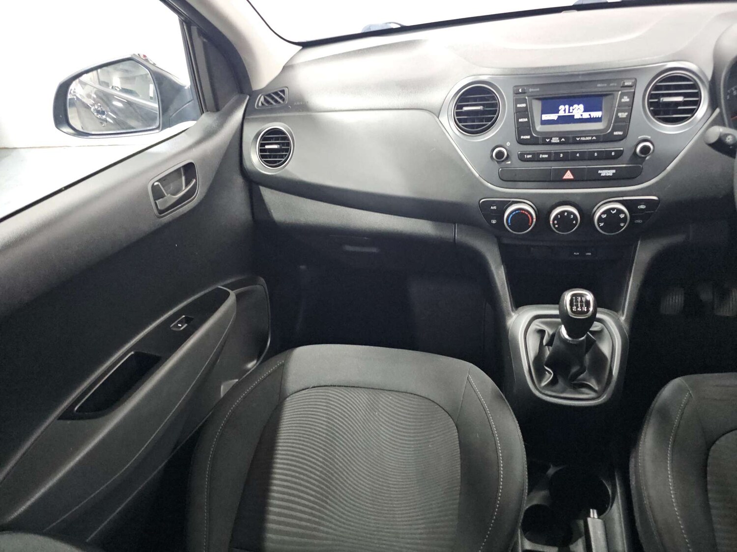 Used Hyundai i10 2017 for sale - 77905839: Photo 27