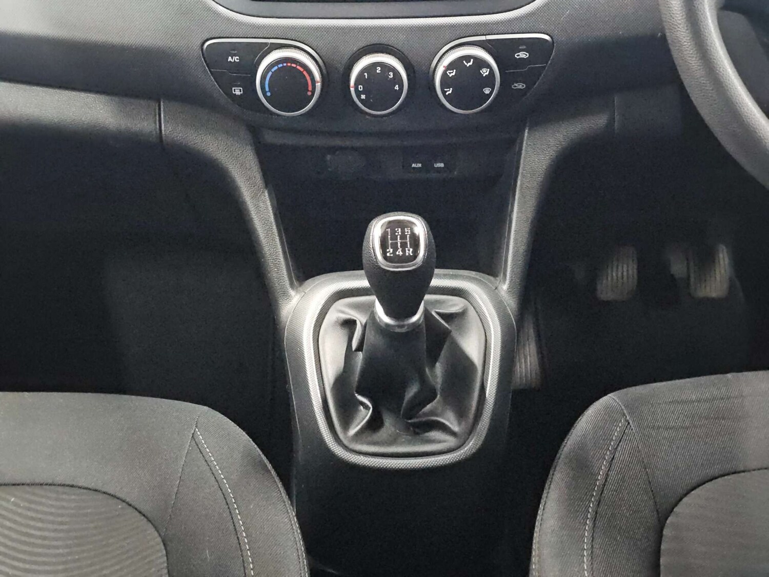 Used Hyundai i10 2017 for sale - 77905839: Photo 32