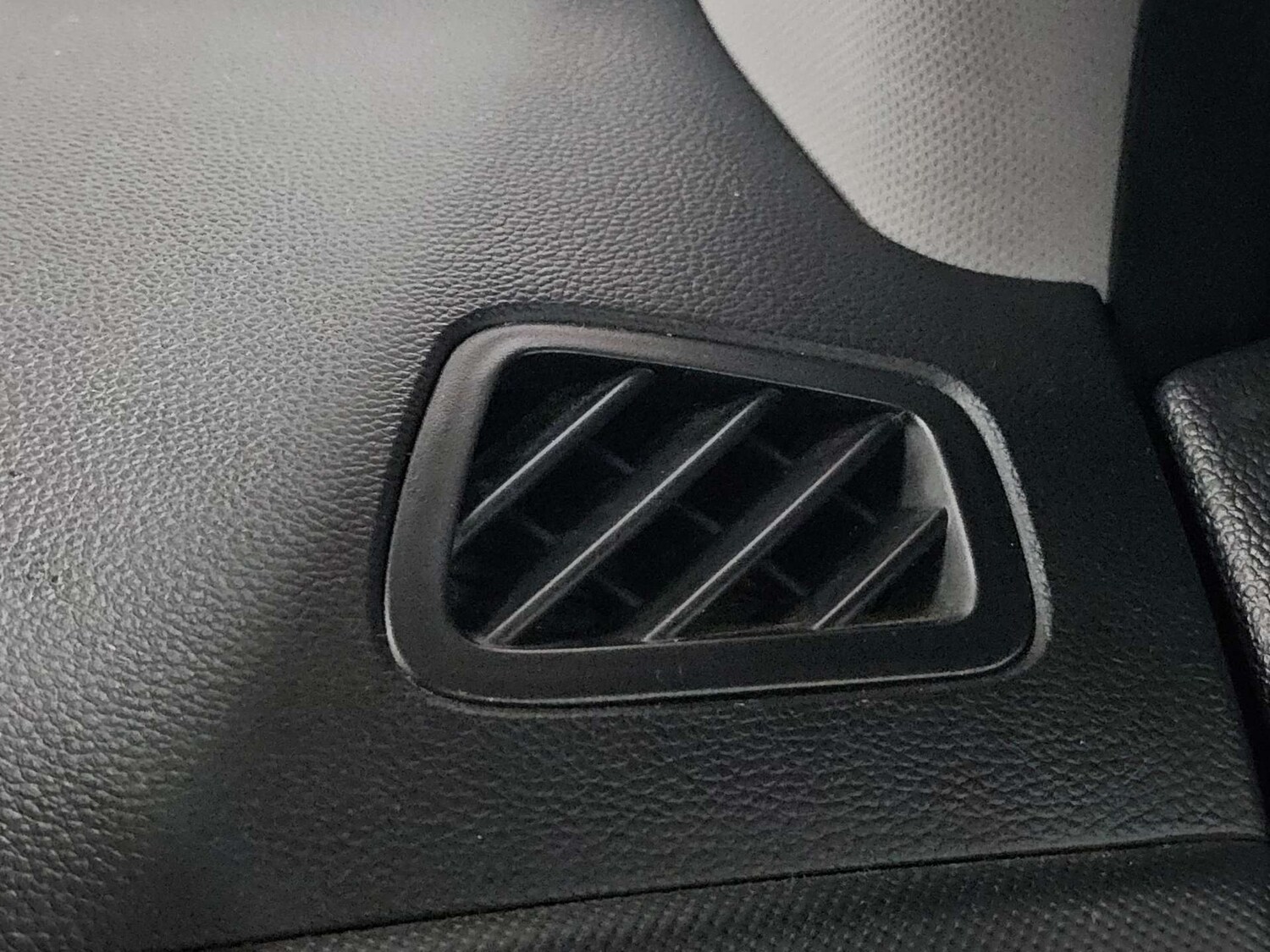 Used Hyundai i10 2017 for sale - 77905839: Photo 47