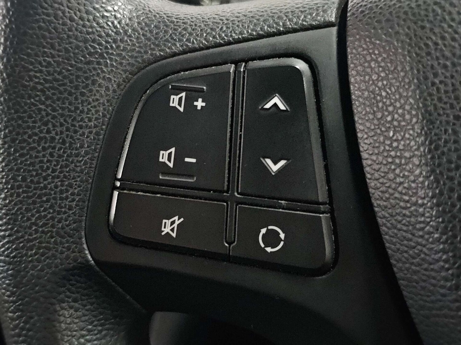 Used Hyundai i10 2017 for sale - 77905839: Photo 57