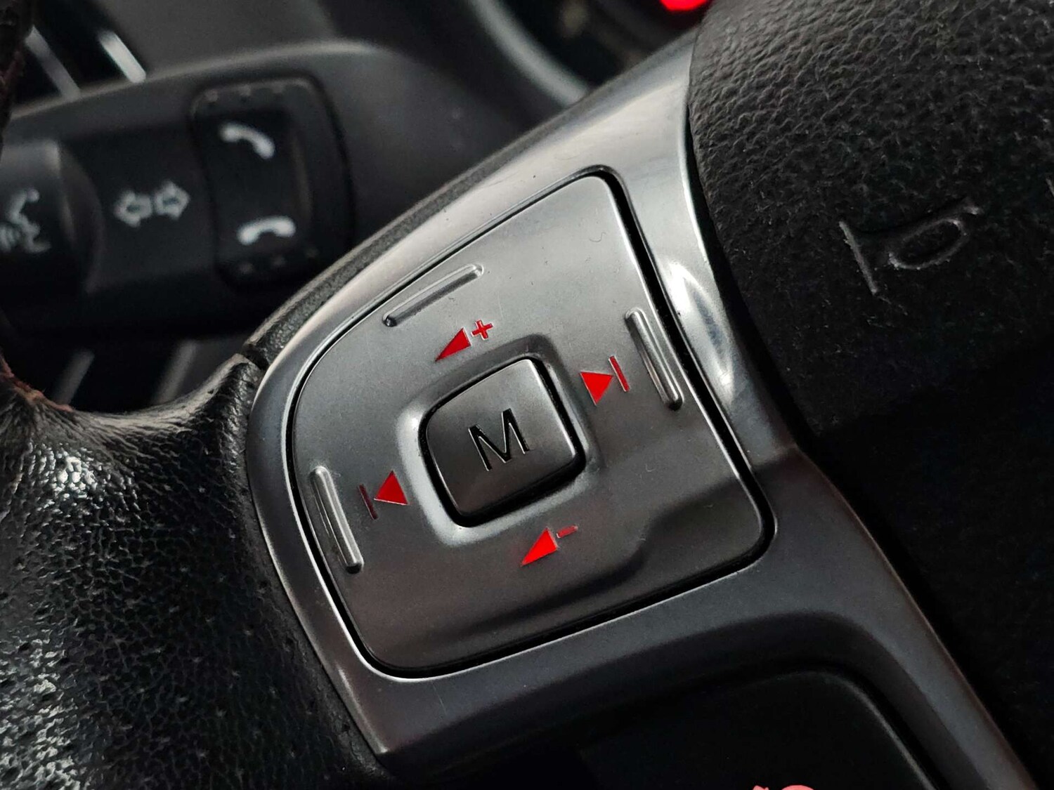 Used Ford Mondeo 2012 for sale - 77905795: Photo 39