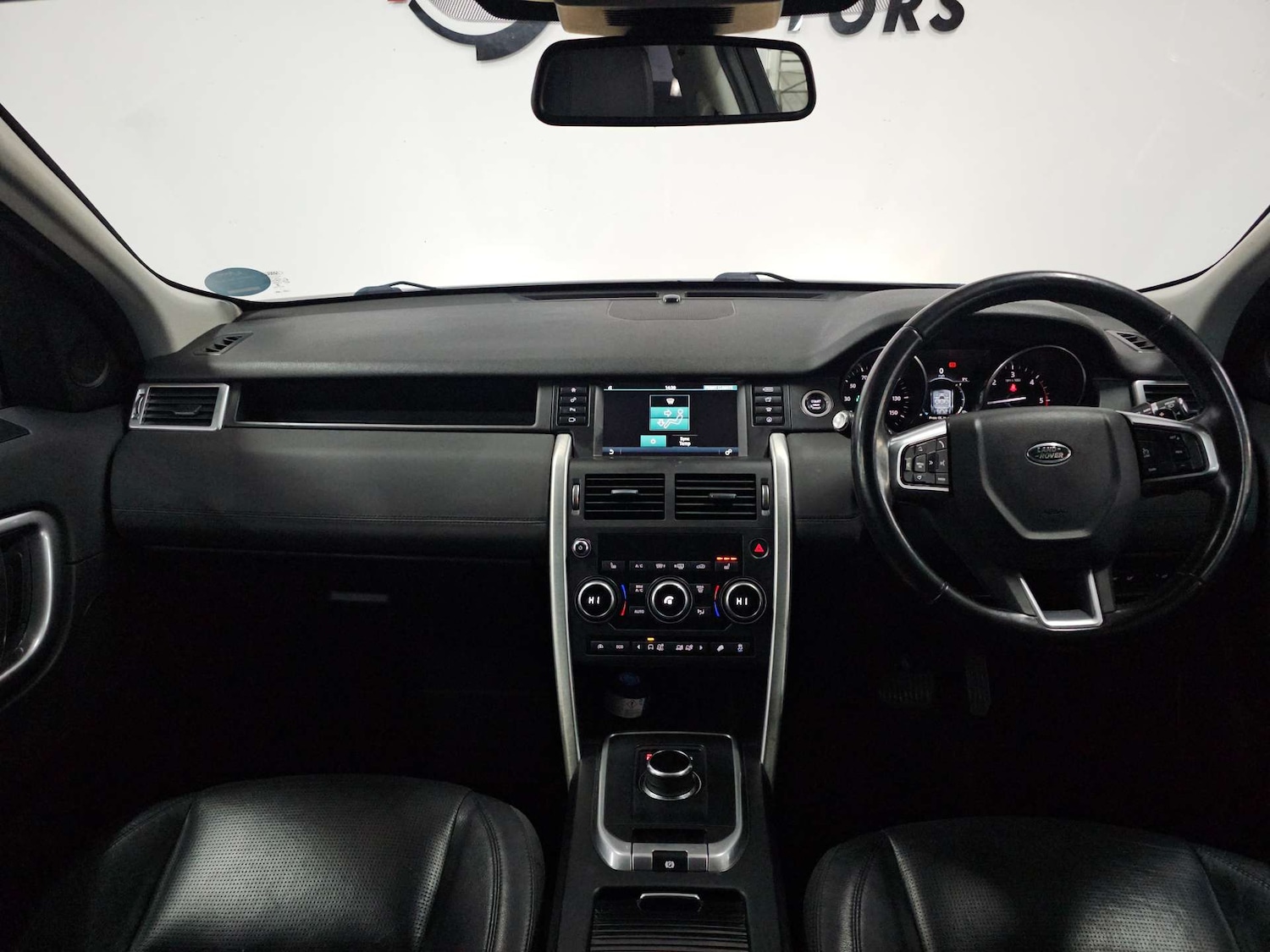 Used Land Rover Discovery Sport 2016 for sale - 77905834: Photo 2