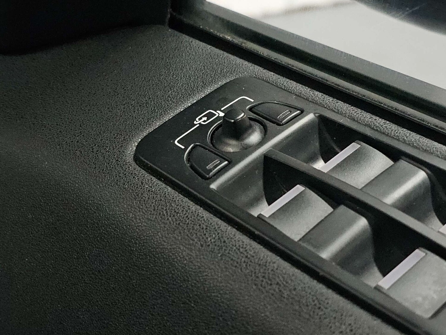 Used Land Rover Discovery Sport 2016 for sale - 77905834: Photo 33